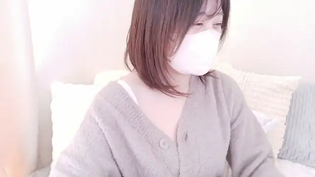 Snapshot of mi__san chatting on 11.30.25 mi san online show from 11.30.25