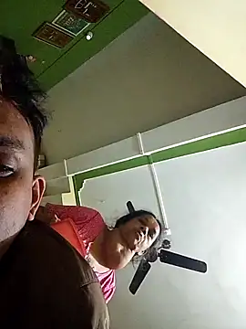 Snapshot of Nihaal17 chatting on 10.04.25 Nihaal17 online show from 10.04.25