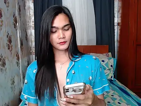 Snapshot of lady_in_moon chatting on 10.09.25 lady in moon online show from 10.09.25