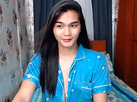 Snapshot of lady_in_moon chatting on 10.22.25 lady in moon online show from 10.22.25