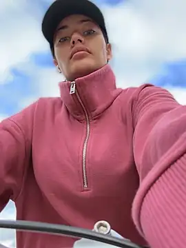 Snapshot of Risky_Workouts chatting on 09.27.25 Risky Workouts online show from 09.27.25