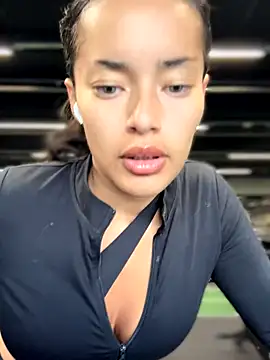 Snapshot of Risky_Workouts chatting on 10.06.25 Risky Workouts online show from 10.06.25