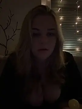 ItsLxsa online show from 10.27.25