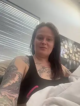 Snapshot of sinfful-secrets@xh chatting on 10.13.25 sinfful-secretsxh online show from 10.13.25