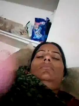 Snapshot of Suhani_hot12 chatting on 09.29.25 Suhani hot12 online show from 09.29.25