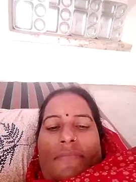 Snapshot of Suhani_hot12 chatting on 10.24.25 Suhani hot12 online show from 10.24.25