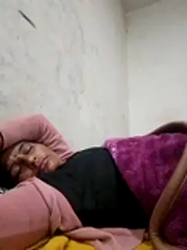 Snapshot of Suhani_hot12 chatting on 10.29.25 Suhani hot12 online show from 10.29.25