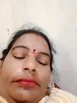 Snapshot of Suhani_hot12 chatting on 11.19.25 Suhani hot12 online show from 11.19.25