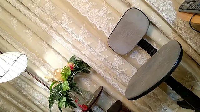 Snapshot of PrettyStranger chatting on 11.25.25 PrettyStranger online show from 11.25.25