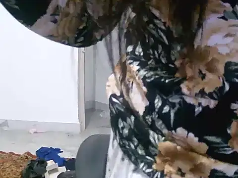 Snapshot of Mon-Luv chatting on 09.26.25 Mon-Luv online show from 09.26.25