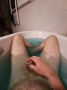 Snapshot of chrisili1986 chatting on 11.28.25 chrisili1986 online show from 11.28.25