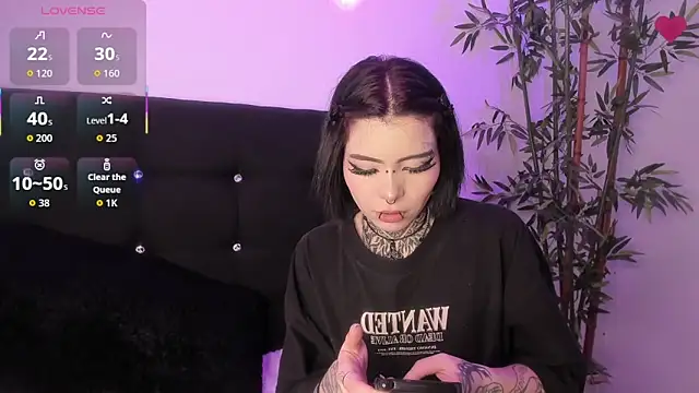 Snapshot of Sammy_f_uck chatting on 09.08.25 Sammy f uck online show from 09.08.25