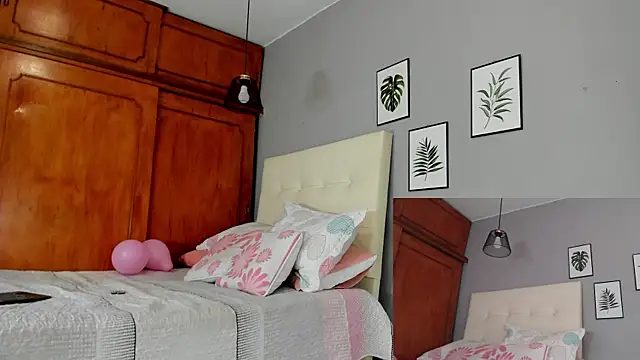 SophieW1 online show from 10.18.25