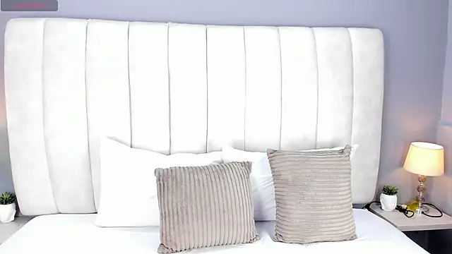 Snapshot of ScarletStarr chatting on 11.30.25 ScarletStarr online show from 11.30.25