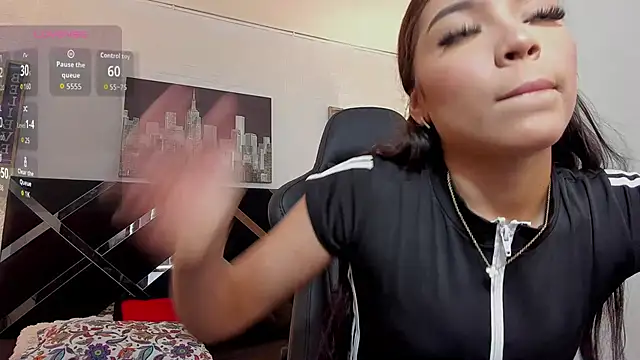 Snapshot of iamCharlotte19 chatting on 10.04.25 iamCharlotte19 online show from 10.04.25