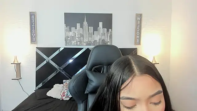 Snapshot of iamCharlotte19 chatting on 11.03.25 iamCharlotte19 online show from 11.03.25