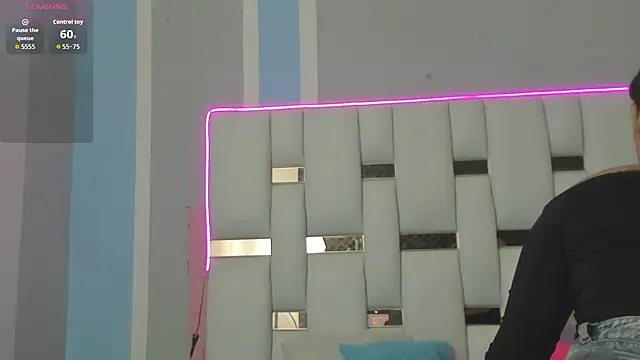 Snapshot of iamCharlotte19 chatting on 11.10.25 iamCharlotte19 online show from 11.10.25