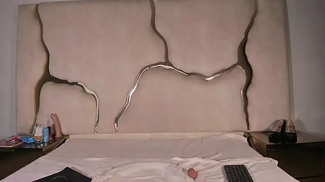 Amaia Sophia online show from 12.19.25