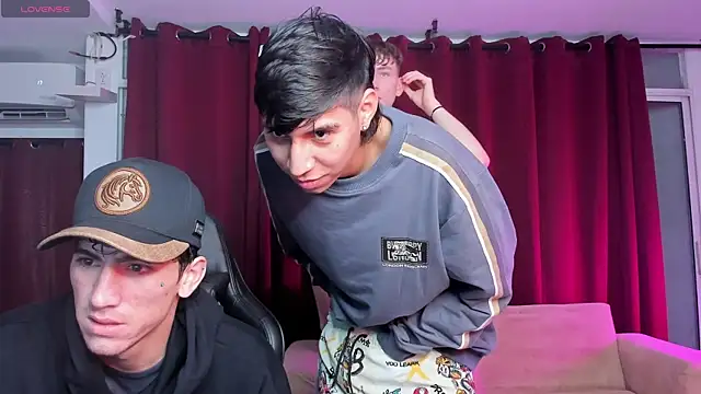 Handsomeboyss19 online show from 10.04.25