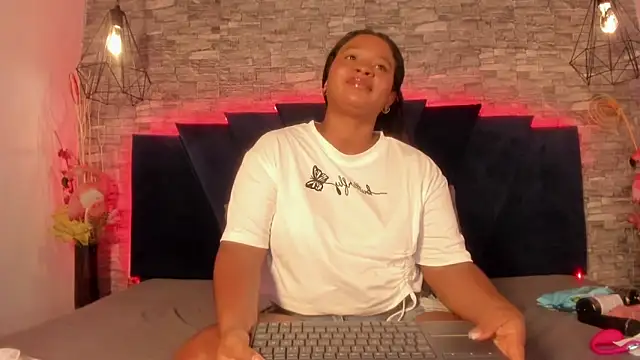 Emily Brown18 online show from 04.11.26