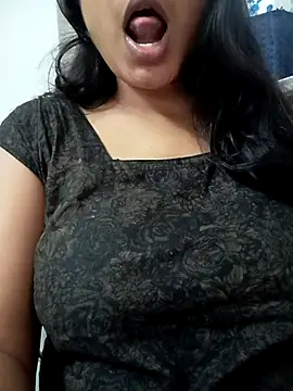 Snapshot of Hot-Jasmin chatting on 11.01.25 Hot-Jasmin online show from 11.01.25