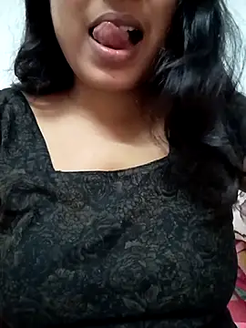 Snapshot of Hot-Jasmin chatting on 11.25.25 Hot-Jasmin online show from 11.25.25