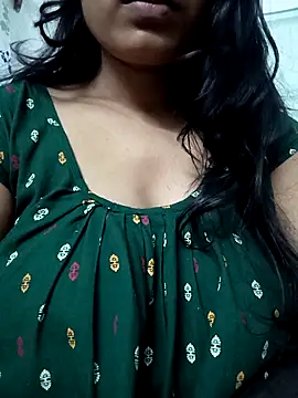 Snapshot of Hot-Jasmin chatting on 12.21.25 Hot-Jasmin online show from 12.21.25