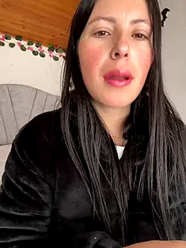 Mia salinass online show from 10.28.25