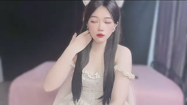 Snapshot of Sparkly_Candy chatting on 09.18.25 Sparkly Candy online show from 09.18.25