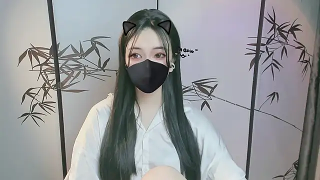 Snapshot of Sparkly_Candy chatting on 10.25.25 Sparkly Candy online show from 10.25.25