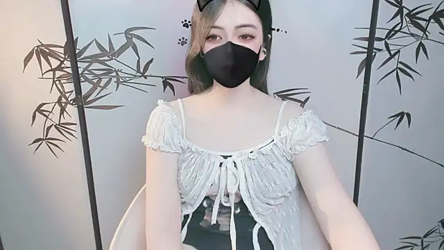 Snapshot of Sparkly_Candy chatting on 12.01.25 Sparkly Candy online show from 12.01.25