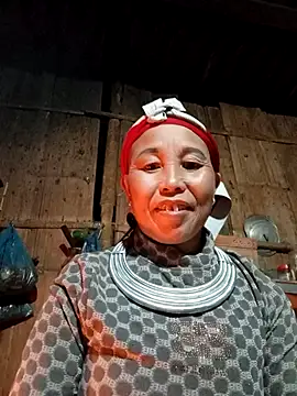 me-cute online show from 11.21.25