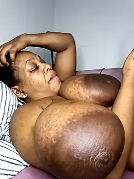 HappygalTheQueen online show from 02.13.26