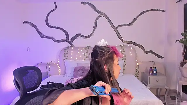 SarahCastro1  online show from 09.30.25