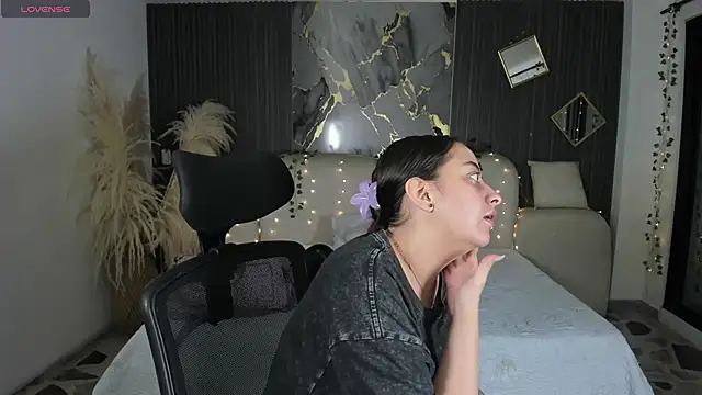 SarahCastro1  online show from 01.11.26