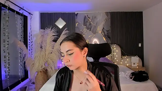 SarahCastro1  online show from 02.15.26