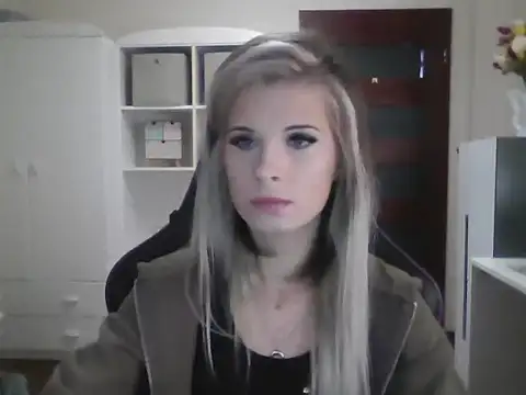 KristineGlow online show from 10.03.25