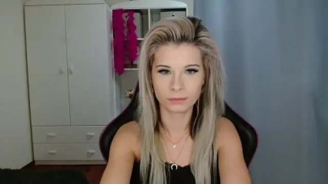 KristineGlow online show from 10.28.25