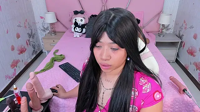 Snapshot of SafiroAgataaa chatting on 10.18.25 SafiroAgataaa online show from 10.18.25