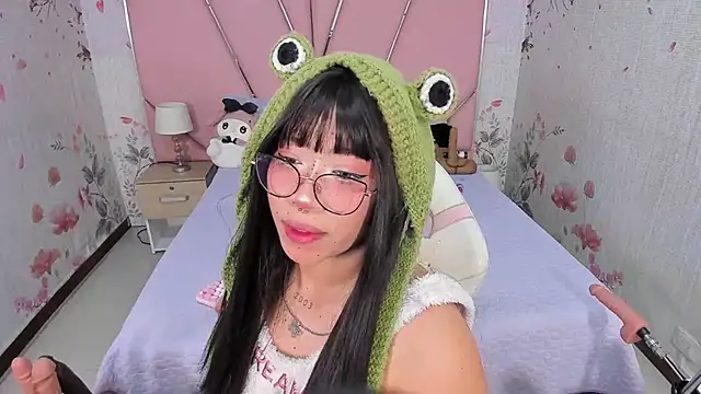 Snapshot of SafiroAgataaa chatting on 11.27.25 SafiroAgataaa online show from 11.27.25