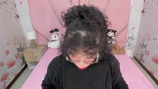 Snapshot of SafiroAgataaa chatting on 12.04.25 SafiroAgataaa online show from 12.04.25