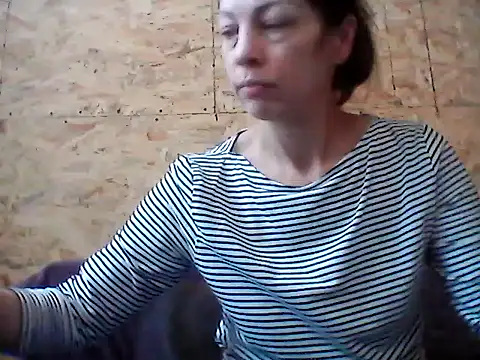Snapshot of Milana38 chatting on 11.26.25 Milana38 online show from 11.26.25