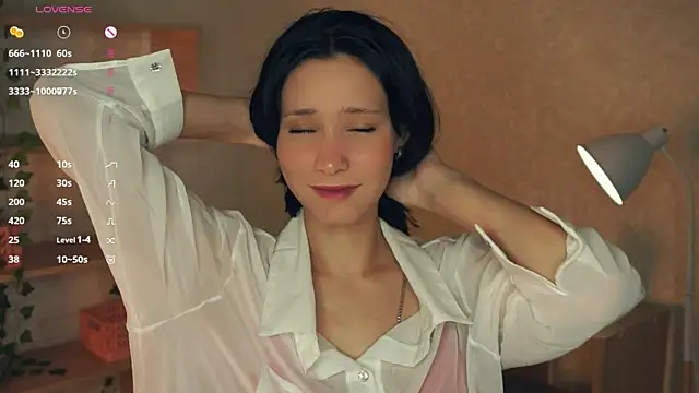 Snapshot of IrenePlamer chatting on 10.25.25 IrenePlamer online show from 10.25.25