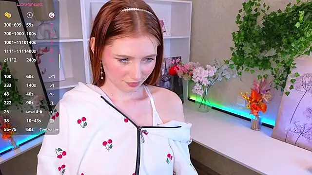 Snapshot of KathrinTith chatting on 12.03.25 KathrinTith online show from 12.03.25