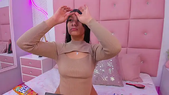 DaisySnugs1 online show from 10.30.25