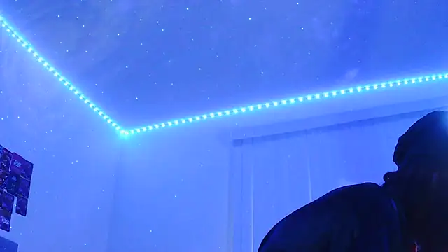 Snapshot of risktakinndolo chatting on 10.13.25 risktakinndolo online show from 10.13.25