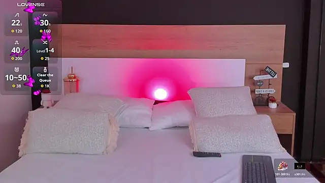 Snapshot of MiaTaylorSweet chatting on 11.04.25 MiaTaylorSweet online show from 11.04.25