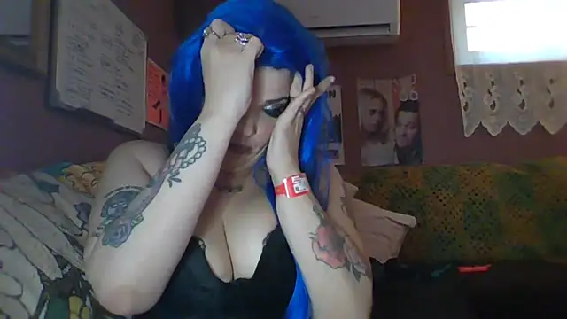 Snapshot of thickasstley chatting on 04.29.26 thickasstley online show from 04.29.26