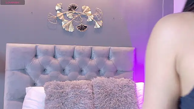 kendalFox  online show from 02.10.26