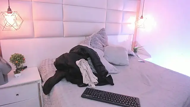 Lucia jane online show from 02.03.26